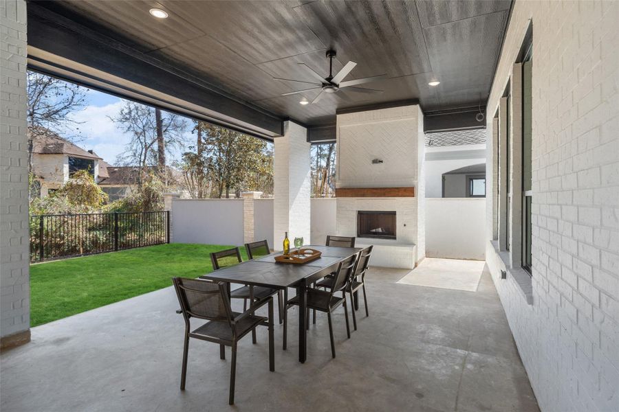 Exterior details and patio area of a home in , Montgomery (Image 27).