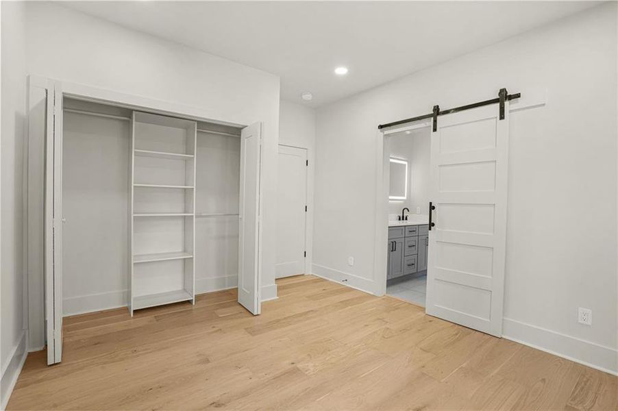 Spacious, unfurnished interior of a new home in , Atlanta (Image 67).