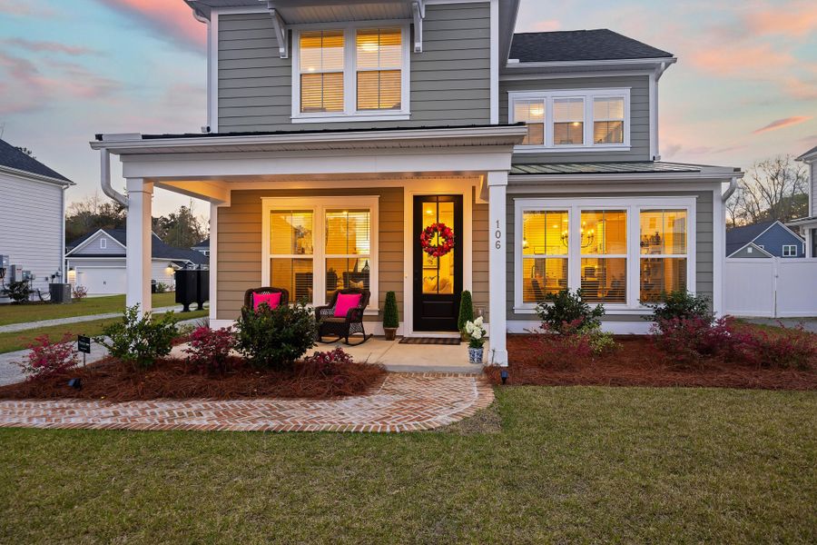 Exterior details and patio area of a home in Pineland Village, Summerville (Image 33).