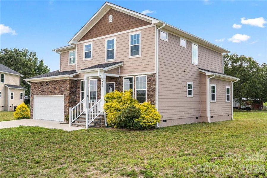 Image 47 of a home in .