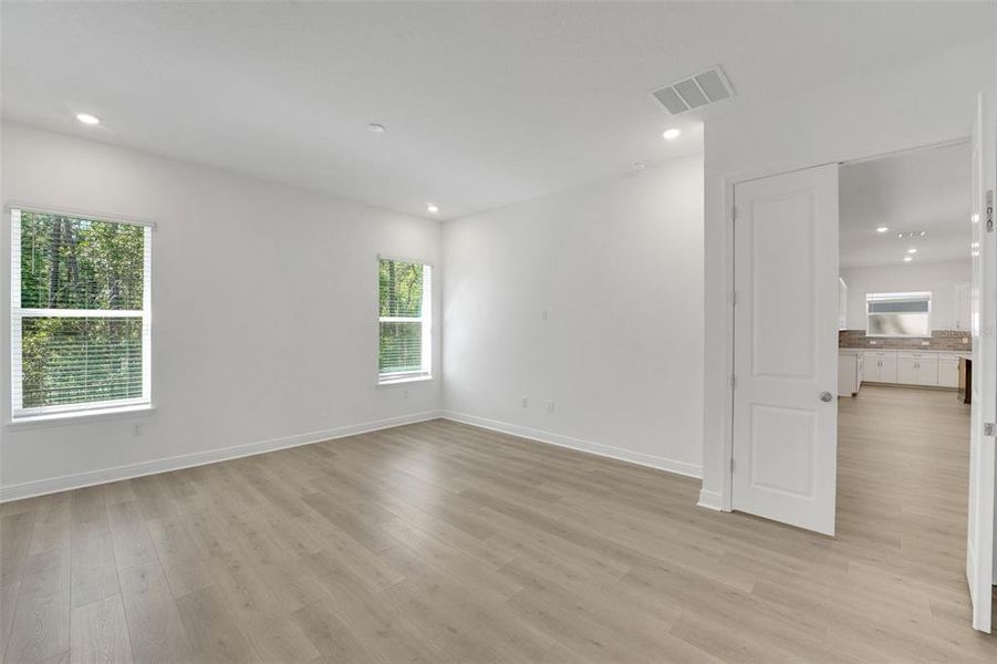 Spacious, unfurnished interior of a new home in Palms at Windermere, Windermere (Image 39).