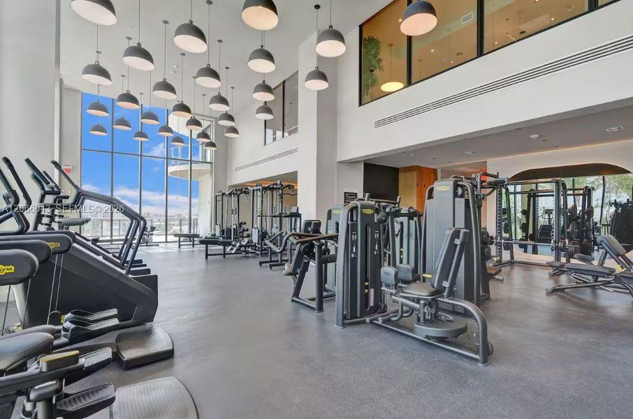 Community amenities in , Miami Beach (Image 32).