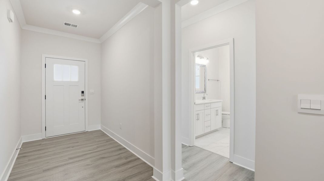 Spacious, unfurnished interior of a new home in Cottonwood Ridge, Piedmont (Image 15). Spacious, unfurnished interior of a new home in Cottonwood Ridge, Piedmont (Image 15).