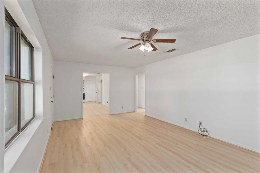 Spacious, unfurnished interior of a new home in , Brownwood (Image 14).