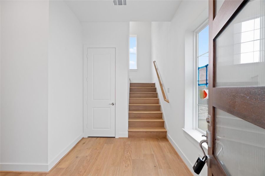 Spacious, unfurnished interior of a new home in , Houston (Image 18).