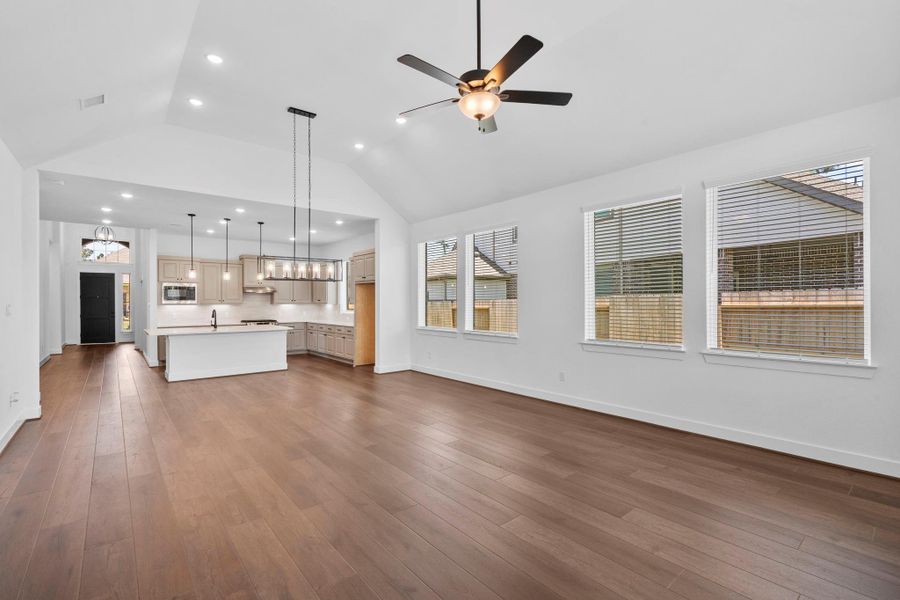 Spacious, unfurnished interior of a new home in Artavia, Conroe (Image 16).