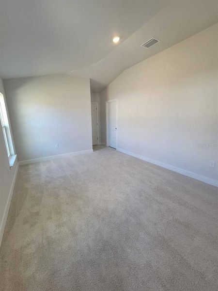 Spacious, unfurnished interior of a new home in Ocala Crossings South, Ocala (Image 17).