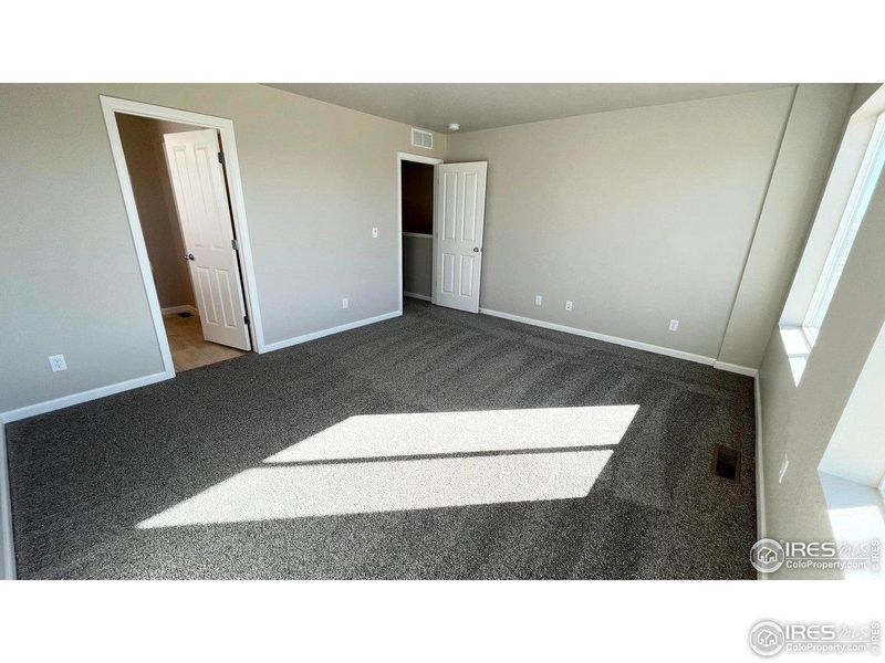 Spacious, unfurnished interior of a new home in Pintail Commons at Johnstown Village, Johnstown (Image 11).