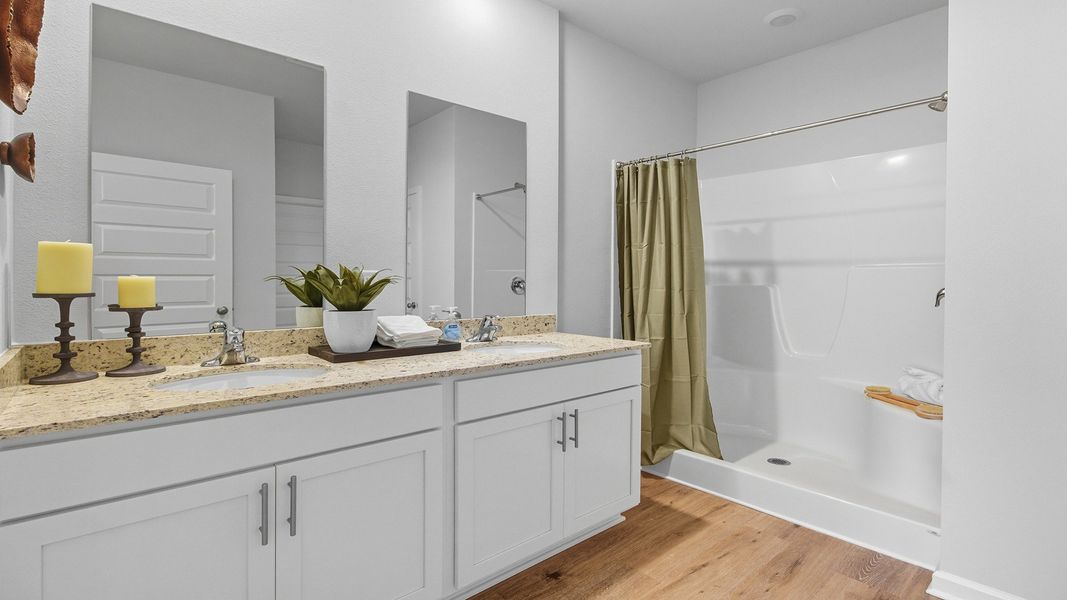 Furnished interior view inside a new home in Misting Springs, Crawfordville (Image 16).