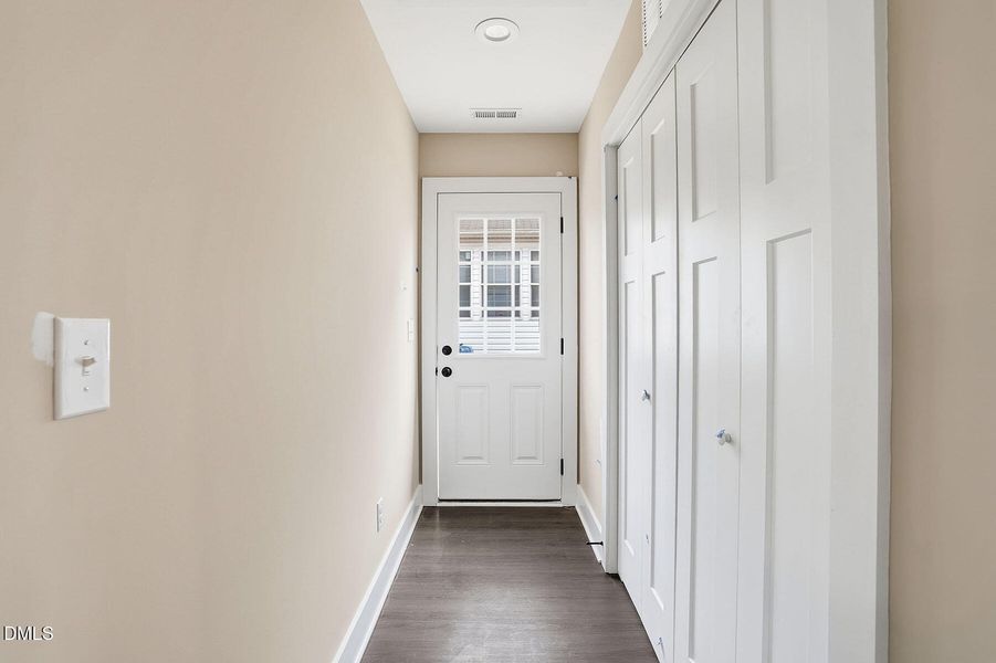 203 Booker St-94