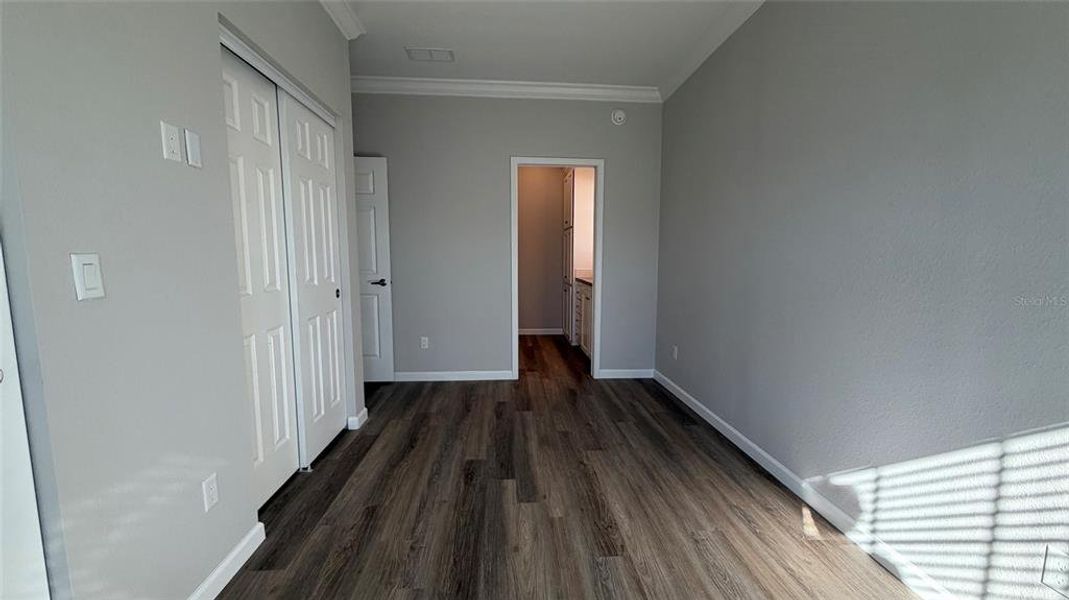 Spacious, unfurnished interior of a new home in , Venice (Image 13).