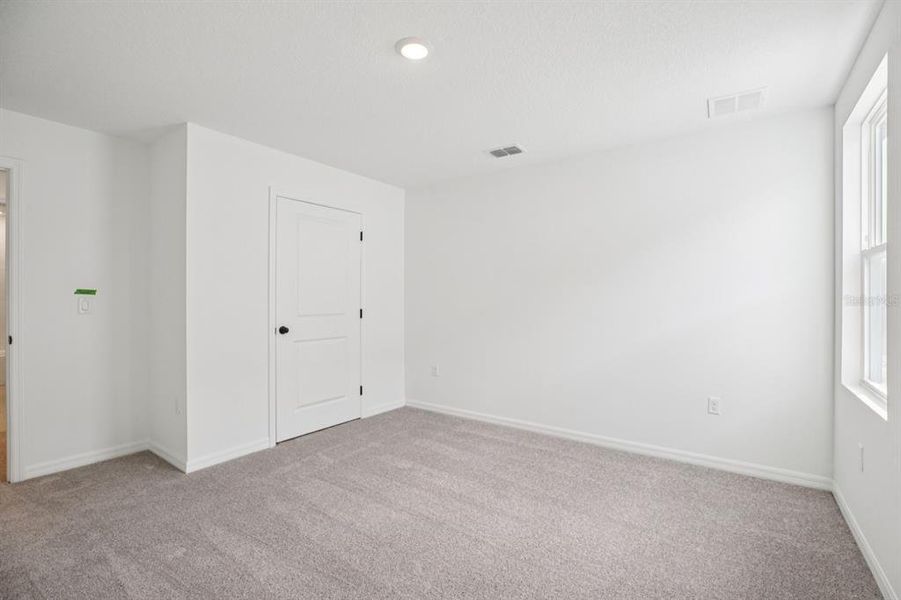 Spacious, unfurnished interior of a new home in , Mount Dora (Image 52).