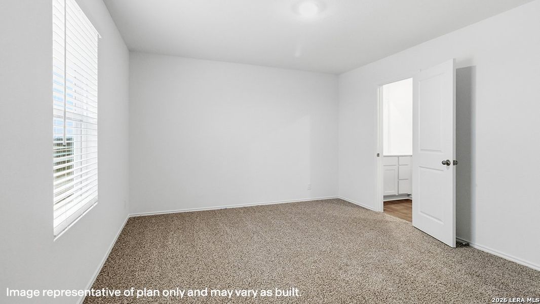 Spacious, unfurnished interior of a new home in Blue Ridge Ranch, San Antonio (Image 23).