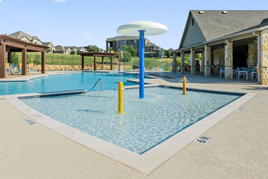 Community amenities in Timberbrook, Justin (Image 8).
