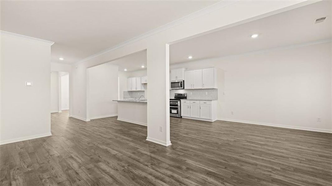 Spacious, unfurnished interior of a new home in Kingston Ranch at Lake Oconee, Buckhead (Image 19).