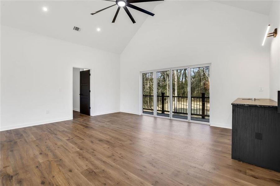 Spacious, unfurnished interior of a new home in , Atlanta (Image 31).