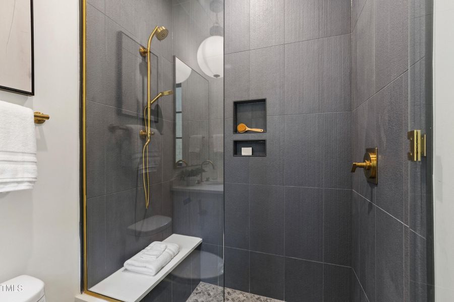 Tanbark (21) Tanbark (21)