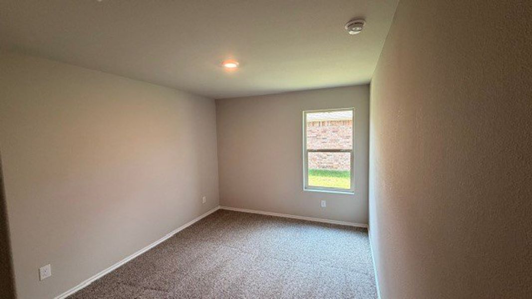 Spacious, unfurnished interior of a new home in Sandy Beach, Azle (Image 24).