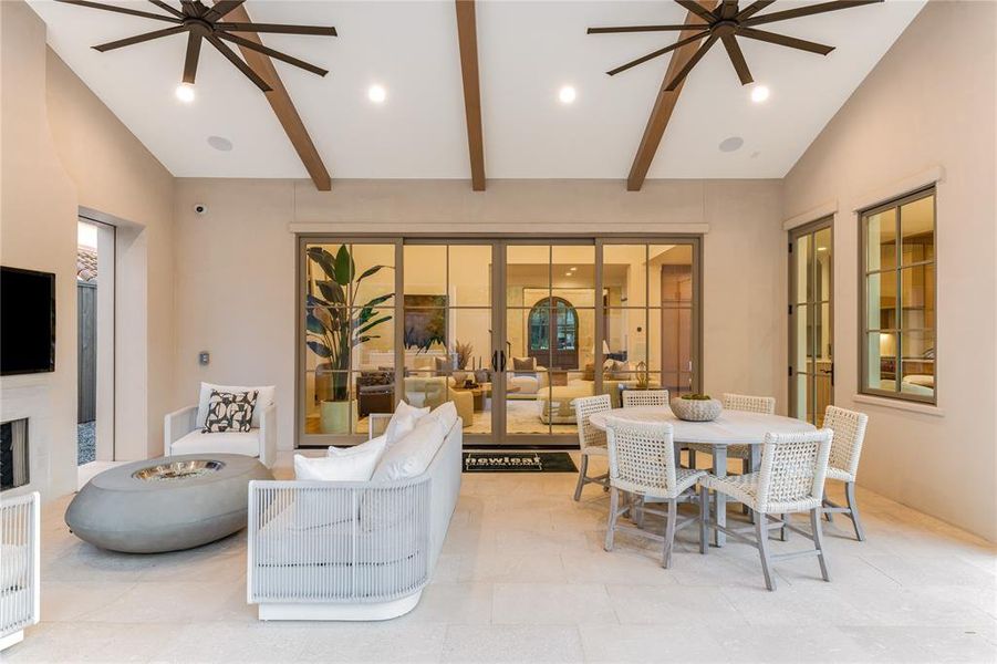 Furnished interior view inside a new home in , Dallas (Image 23). Furnished interior view inside a new home in , Dallas (Image 23).