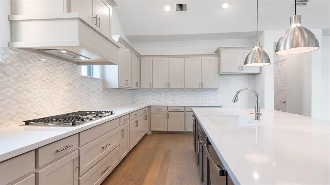 Furnished interior view inside a new home in Myrtle Creek 71', Waxahachie (Image 7). Furnished interior view inside a new home in Myrtle Creek 71', Waxahachie (Image 7).