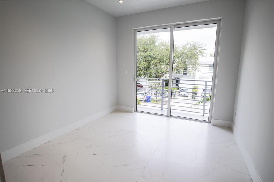 Spacious, unfurnished interior of a new home in , Miami (Image 10).