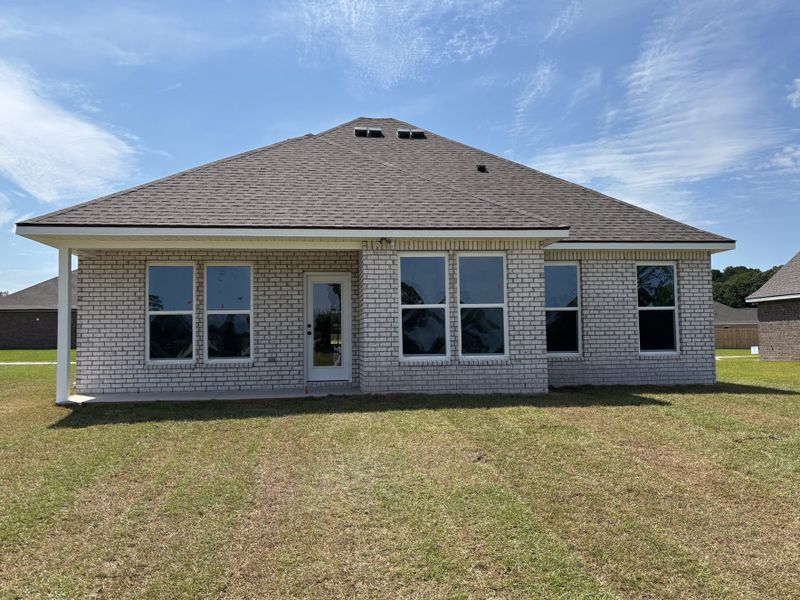 Exterior details and patio area of a home in Houston Place, Crestview (Image 3).