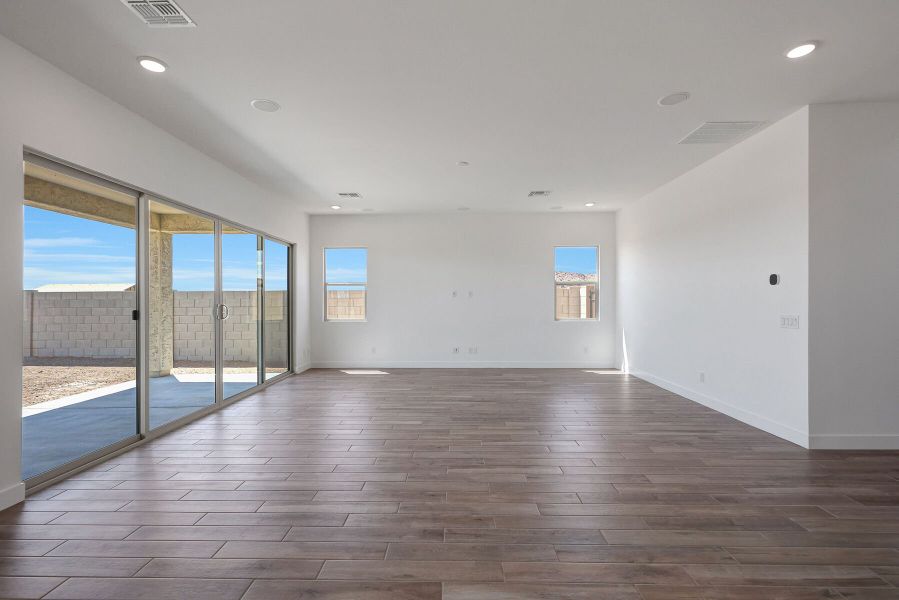 Spacious, unfurnished interior of a new home in Miravida, Surprise (Image 14).