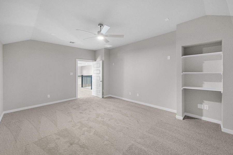 Spacious, unfurnished interior of a new home in Morton Creek Ranch, Katy (Image 29).