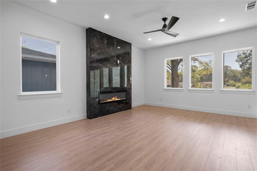 Spacious, unfurnished interior of a new home in , Dallas (Image 20). Spacious, unfurnished interior of a new home in , Dallas (Image 20).