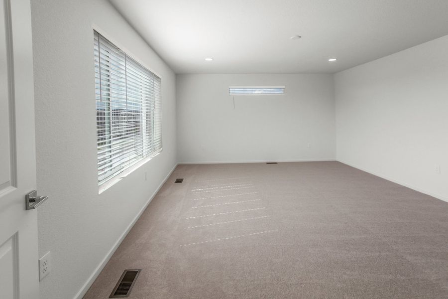 Spacious, unfurnished interior of a new home in Bloom, Fort Collins (Image 23).