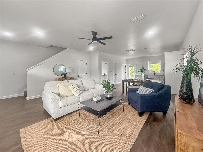 Furnished interior view inside a new home in , Alachua (Image 5).