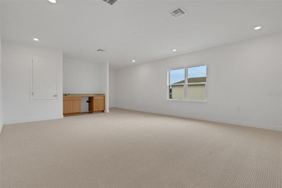 Spacious, unfurnished interior of a new home in Crossroads at Kelly Park, Apopka (Image 16). Spacious, unfurnished interior of a new home in Crossroads at Kelly Park, Apopka (Image 16).