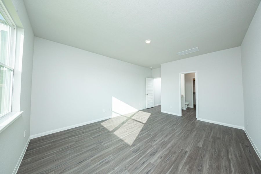 Spacious, unfurnished interior of a new home in Cliffstone Hills, Conroe (Image 44). Spacious, unfurnished interior of a new home in Cliffstone Hills, Conroe (Image 44).
