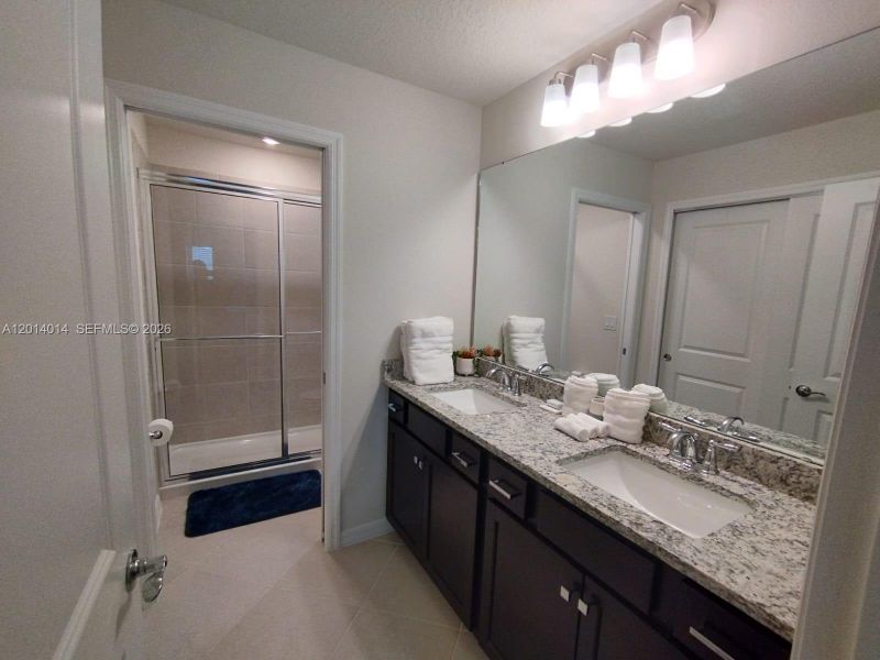 Furnished interior view inside a new home in , Clermont (Image 19). Furnished interior view inside a new home in , Clermont (Image 19).