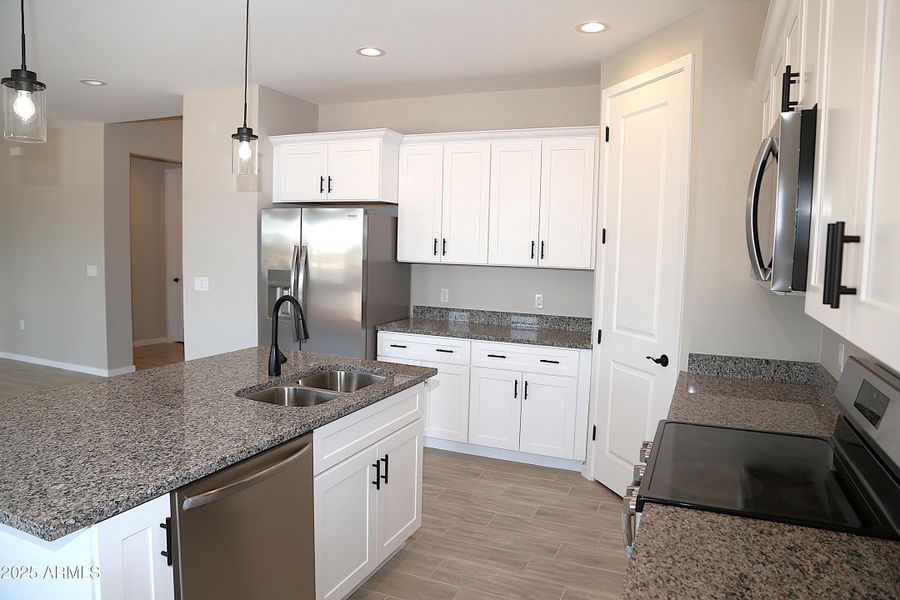 Counrty Club Kitchen 2 Counrty Club Kitchen 2