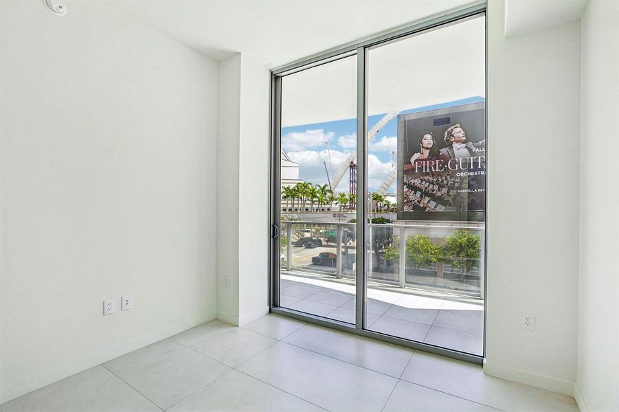 29-web-or-mls-Biscayne Blvd 201-S0409-02