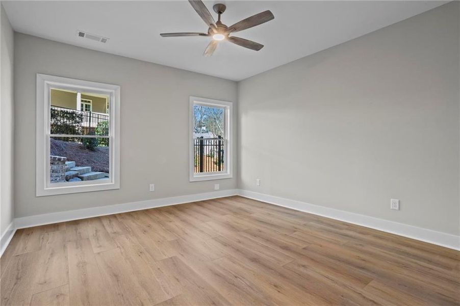 Spacious, unfurnished interior of a new home in , Atlanta (Image 34).
