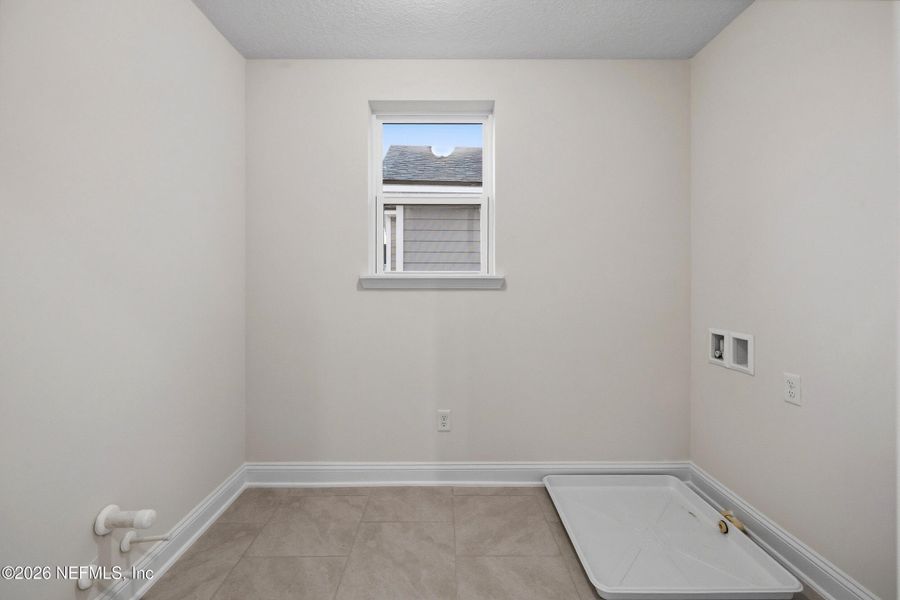 Spacious, unfurnished interior of a new home in Crosswinds at Nocatee, Ponte Vedra (Image 36).