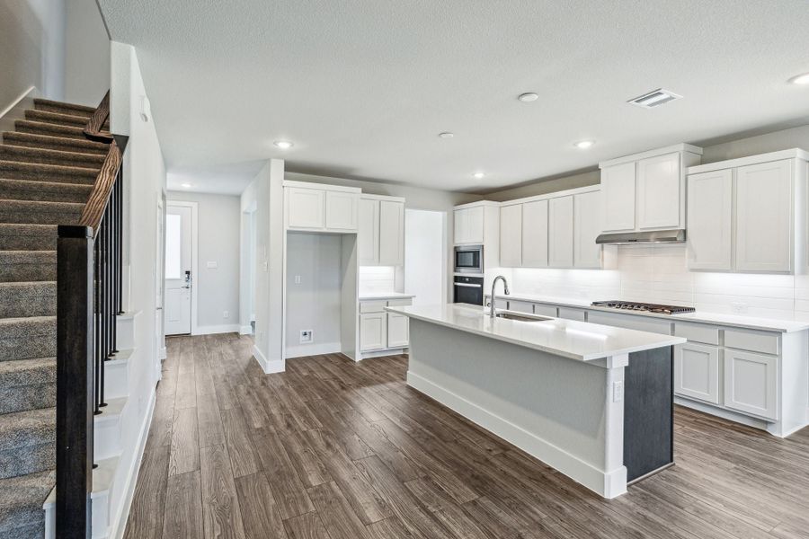 Furnished interior view inside a new home in Dove Hollow, Waxahachie (Image 9).