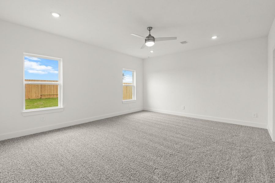 Spacious, unfurnished interior of a new home in Riverside Estates, Baytown (Image 13).
