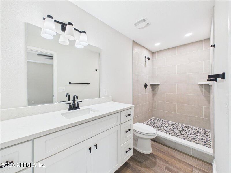 Furnished interior view inside a new home in , Palatka (Image 9).