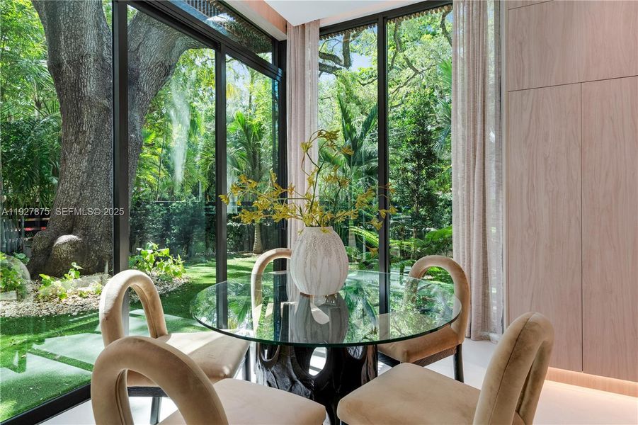 Exterior details and patio area of a home in , Miami (Image 18).