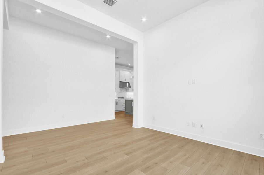 Spacious, unfurnished interior of a new home in Cove Royale, Stuart (Image 23).