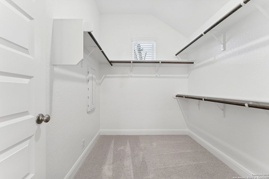 Spacious, unfurnished interior of a new home in Davis Ranch 50', San Antonio (Image 21).