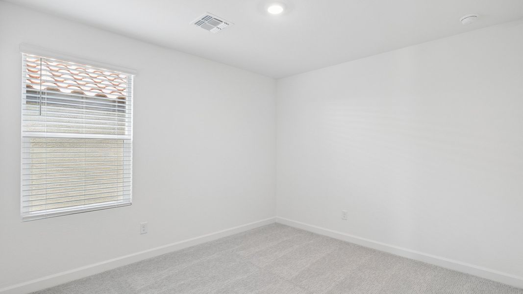 Spacious, unfurnished interior of a new home in The Buttes at Mystic, Peoria (Image 30).