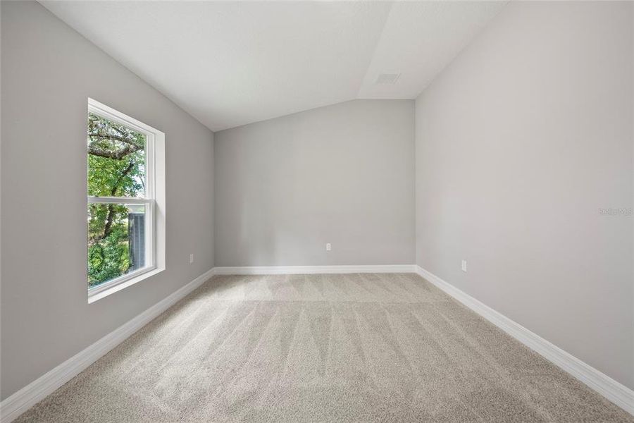 Spacious, unfurnished interior of a new home in , Homosassa (Image 14).