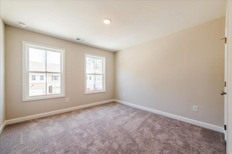 Spacious, unfurnished interior of a new home in Wilkins Walk, Mableton (Image 31).