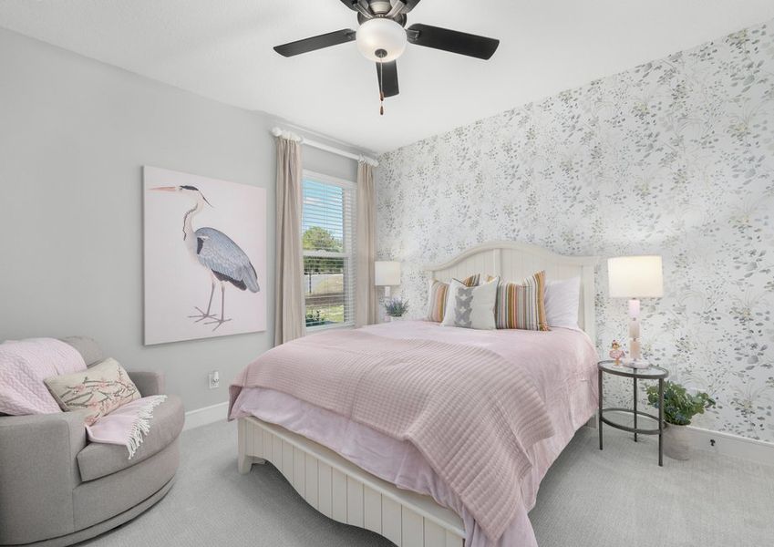 Large secondary bedroom.