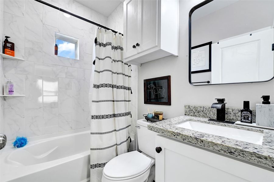 Furnished interior view inside a new home in , La Porte (Image 27).