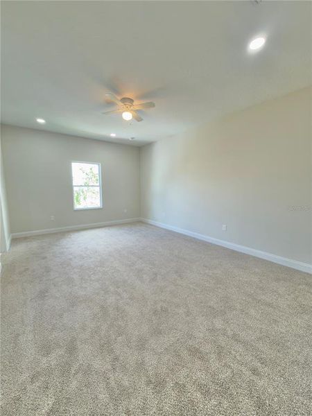 Spacious, unfurnished interior of a new home in , Orlando (Image 7).
